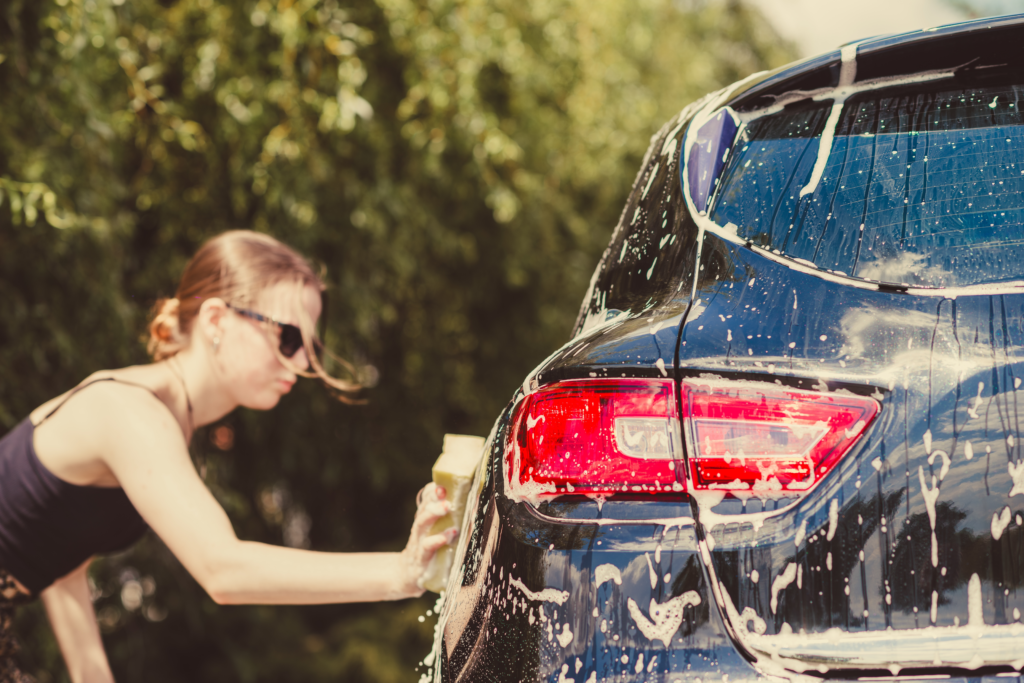 Cheap father's day gift idea: clean the car | Swoosh Finance