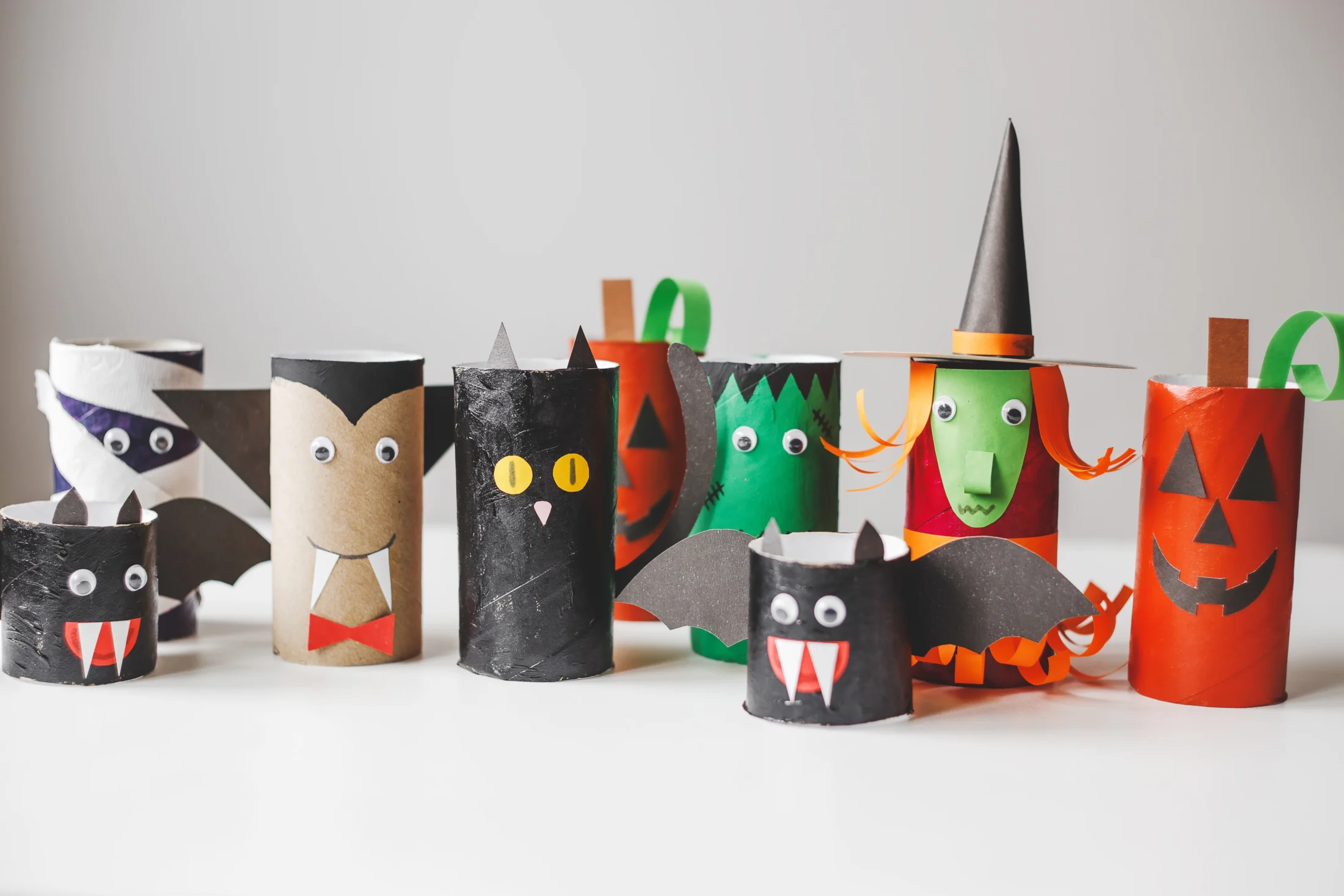 15 Cheap Ideas for DIY Halloween Decorations: Toilet paper creatures | Swoosh Finance