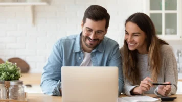 Couple adding their bonuses directly into savings | Swoosh Finance