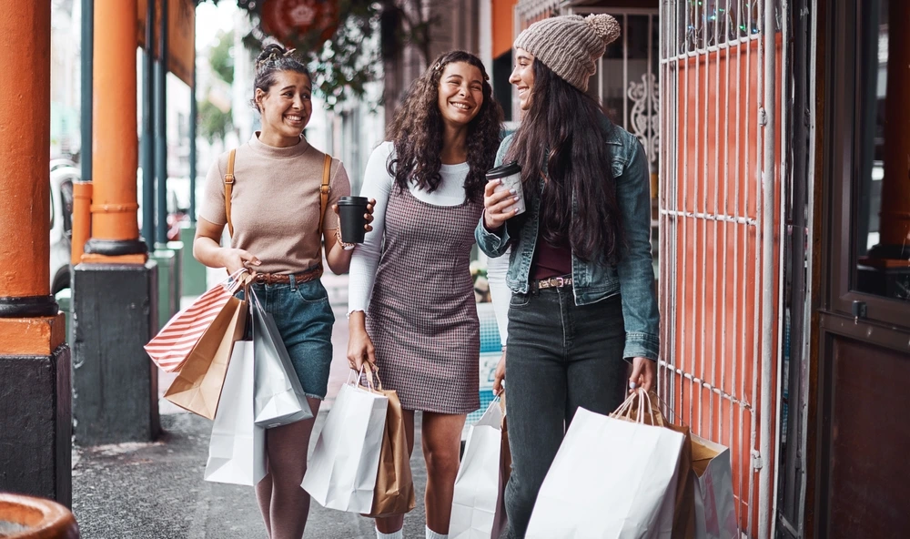 Friends shopping the sales | Swoosh Finance