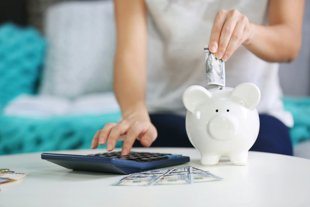 Saving more money in the new year | Swoosh Finance