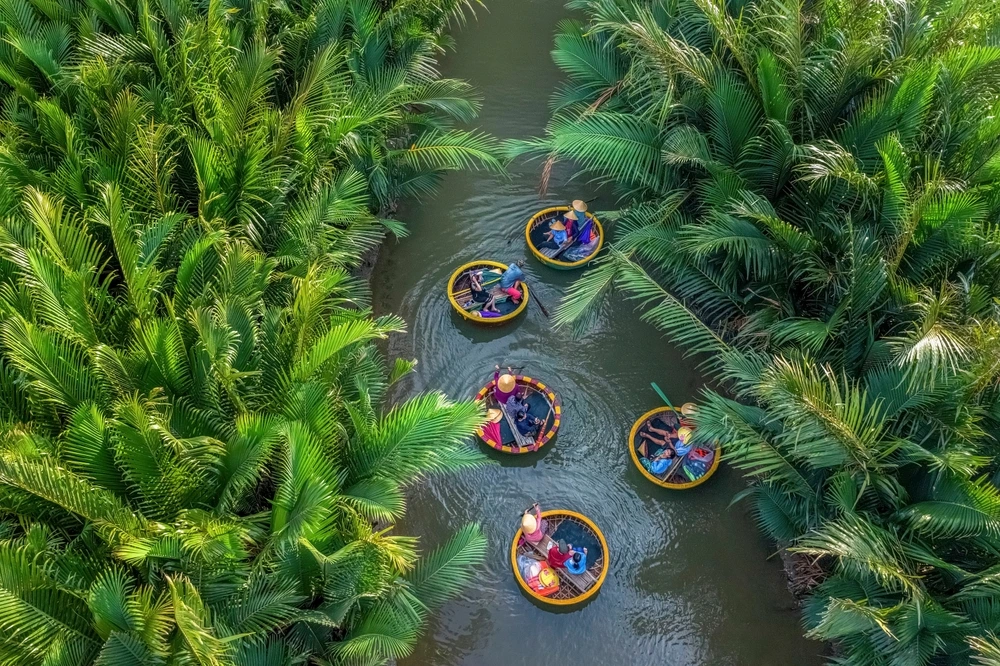 Boats in Thailand | Swoosh Finance